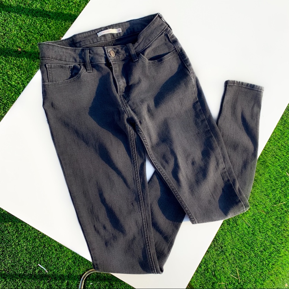 ORIGINAL BLACK HIGH WAISTED LEVI’S -ONLY WORN ONCE